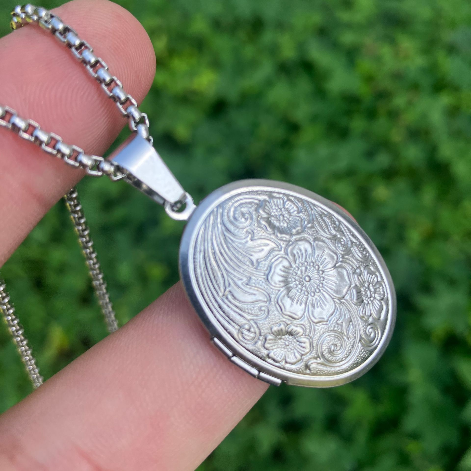 여성용 꽃무늬 타원형 하트 로켓 펜던트 목걸이, 스테인 - Heart Locket Necklace Photo 리뷰 및 가격