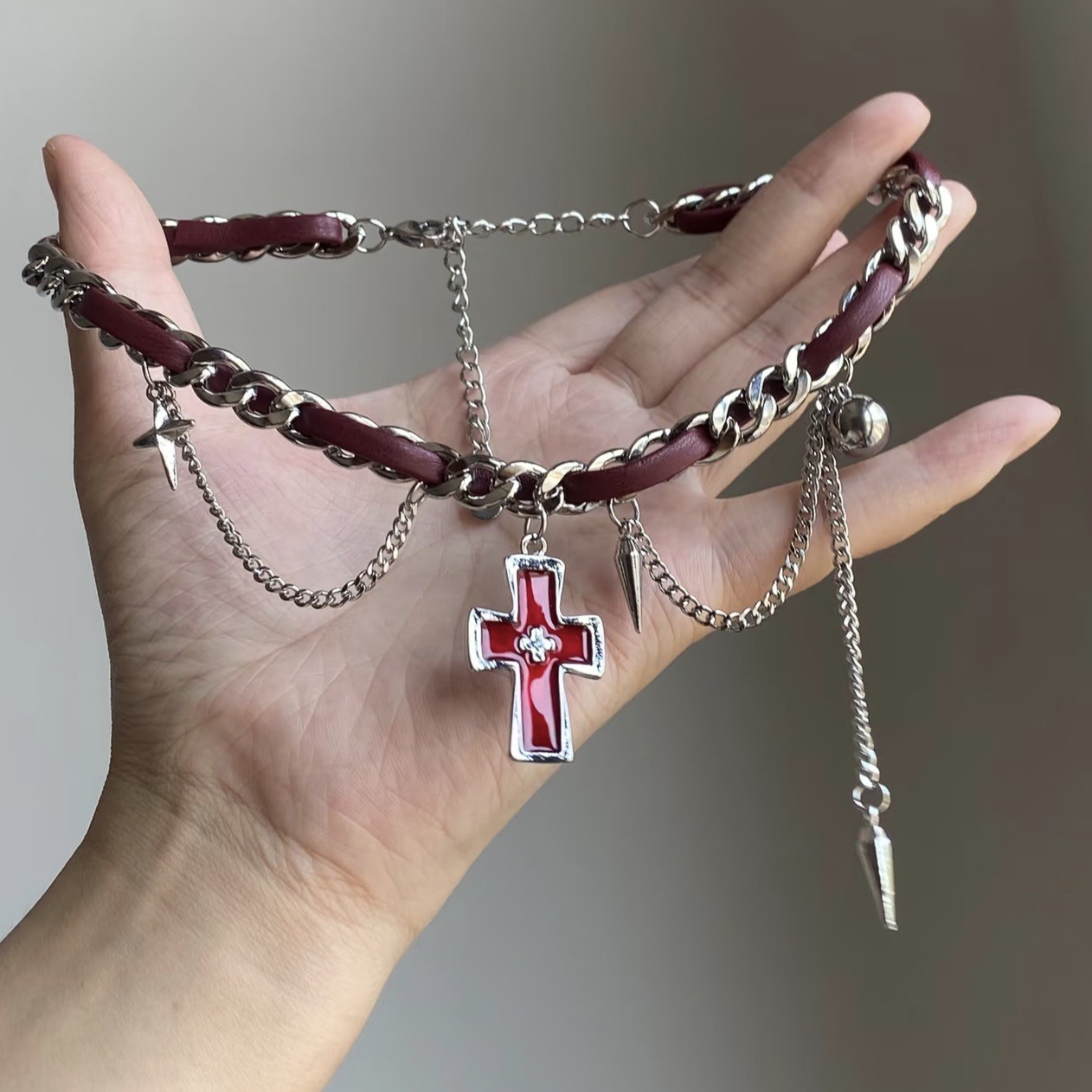 Y2K 그런지 스타일 멀티 레이어 크로스 펜던트 초커  - Layered Pendant Necklace Aesthetic 리뷰 및 가격